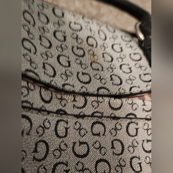 GUESS Handbag Large Dome Purse - Picture 5 of 8